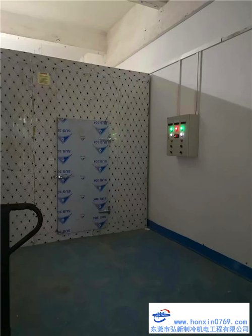 深圳拆裝冷庫完工交付,邊試機邊進貨